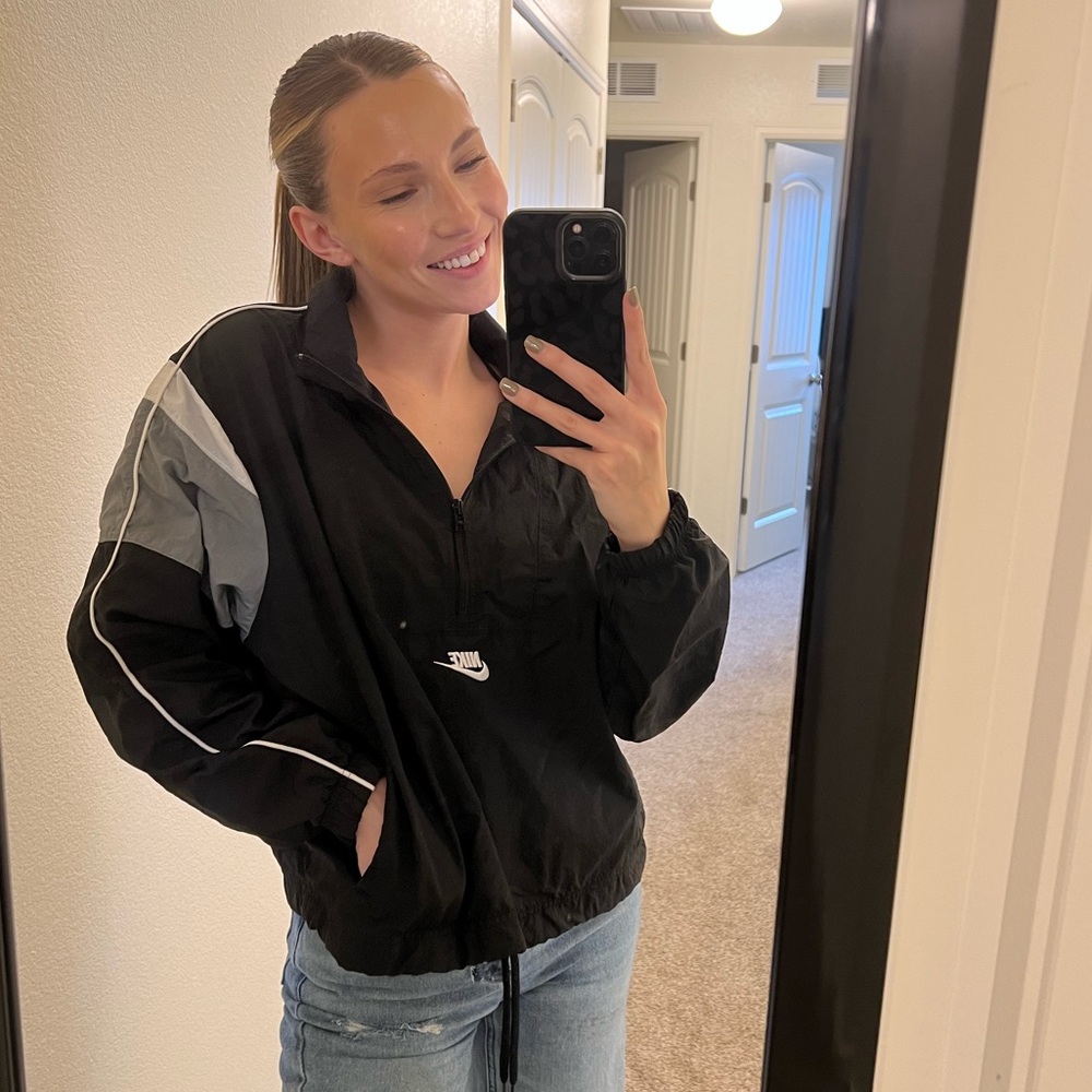 Nike Women’s Jacket - Size Small